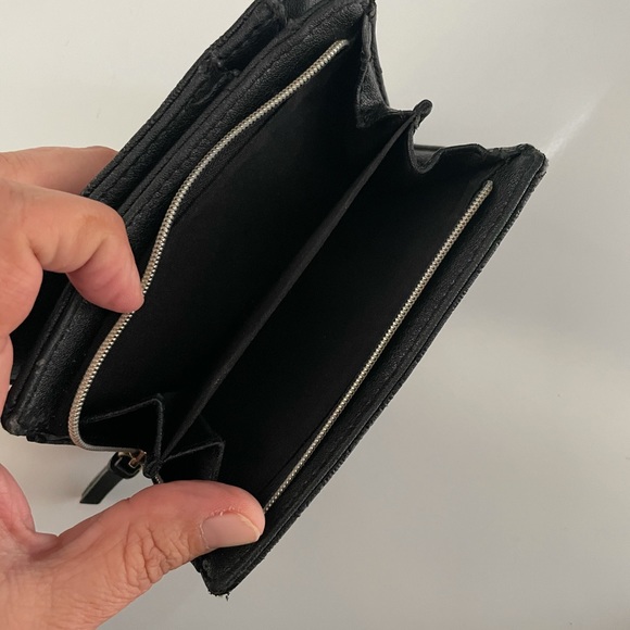 Calvin Klein Logo Embossed Wallet - Picture 1 of 8